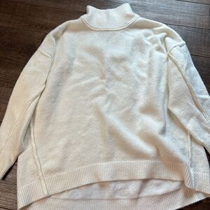 Crown & Ivy Cream Turtleneck Sweater